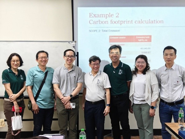 รศ.ดร.ไพลิน เงาตระการวิวัฒน์ เข้าอบรมหัวข้อ Understanding Carbon Credit and Carbon Footprint